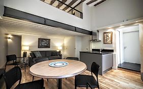 Moliere Chicsuites