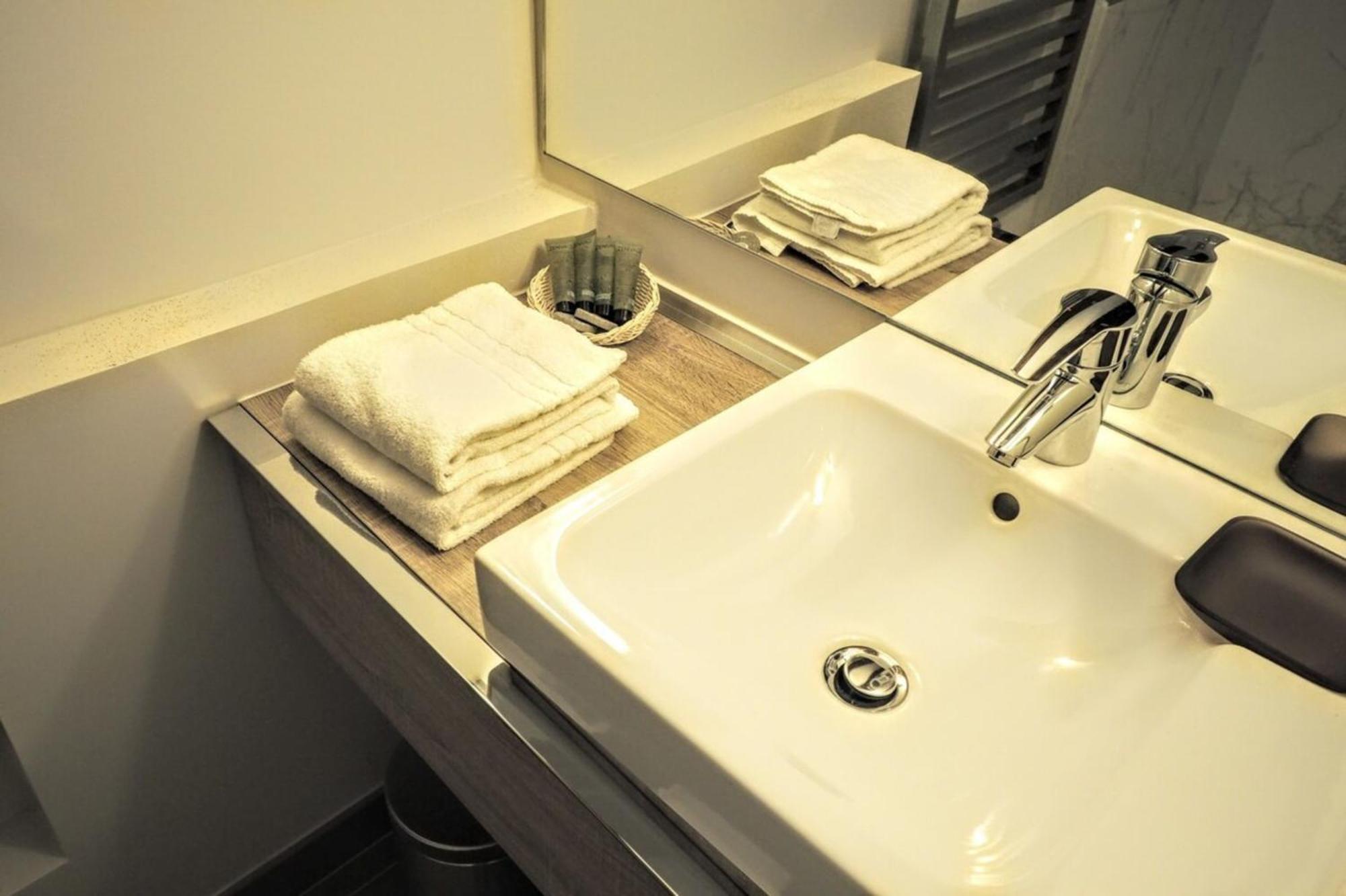 Moliere Chicsuites Paris Exterior photo